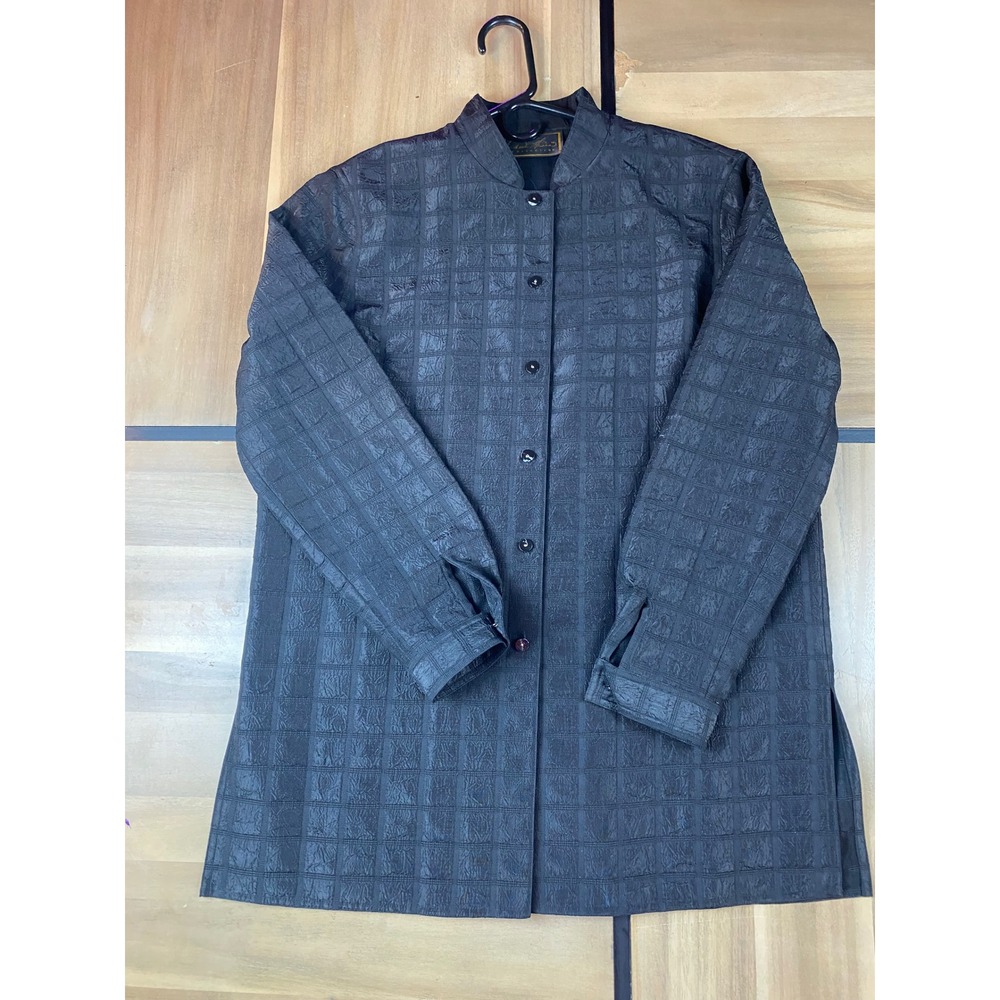 Odessa Flores Collection Women's Black Textured Button Down Jacket‎